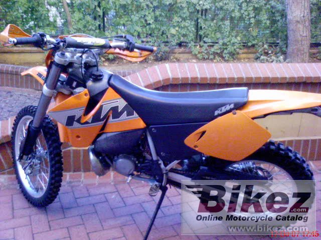 Big  200 exc picture and wallpaper from Bikez.com